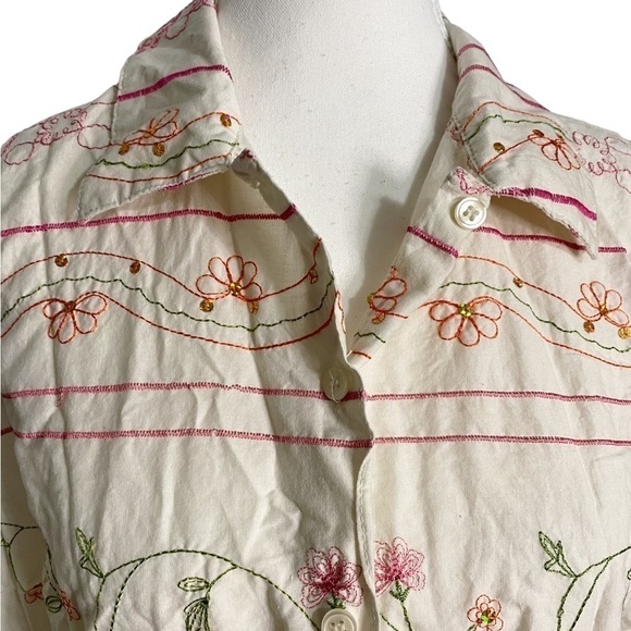 Kim Rogers Sleeveless Button Down Shirt with Embroidery - Picture 3 of 9